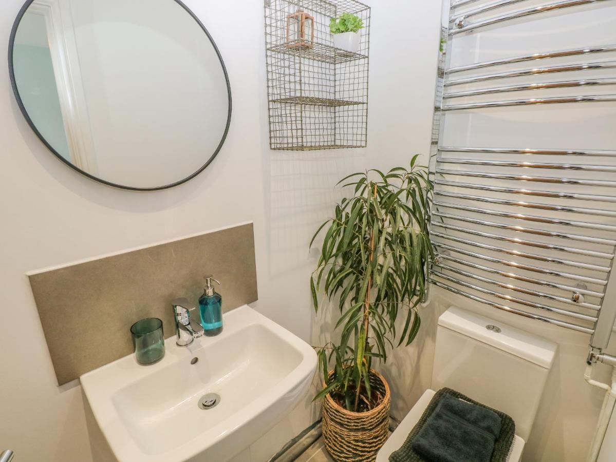54 Pencoed Road Villa Бъри Порт Екстериор снимка