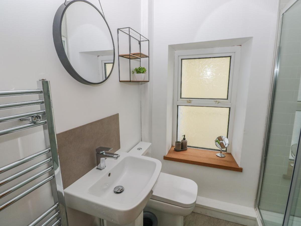 54 Pencoed Road Villa Бъри Порт Екстериор снимка